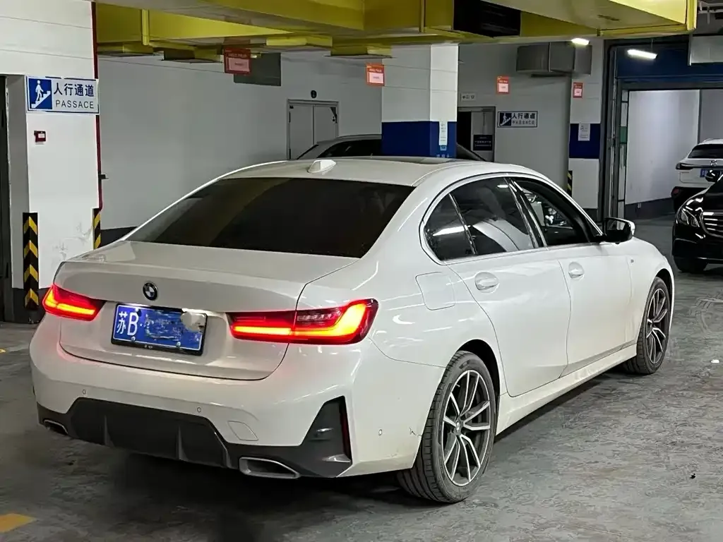 BMW 3 Series 2023 из CN, фото 9