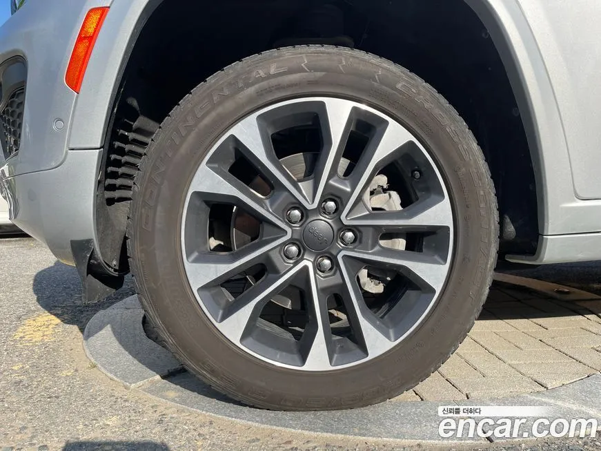 Jeep Cherokee — фото 5