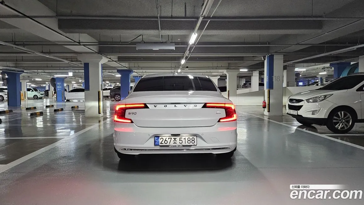 Volvo S90 2024 из KR, фото 5