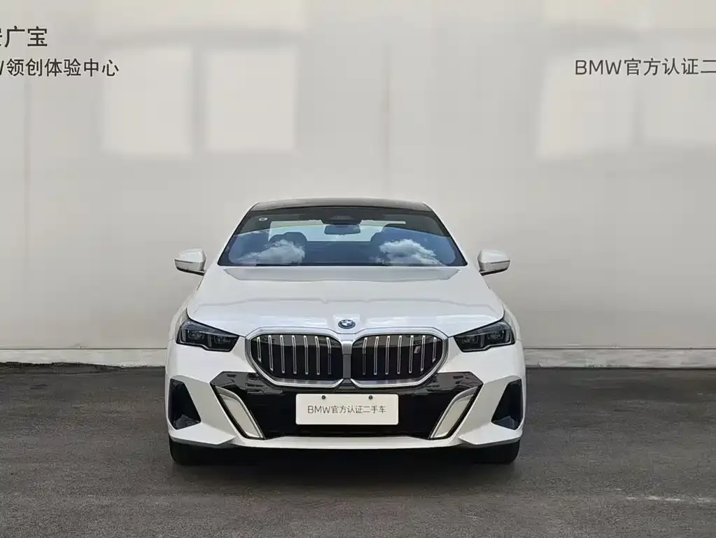 BMW i5 — фото 2