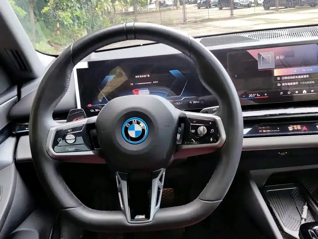 BMW i5 — фото 8