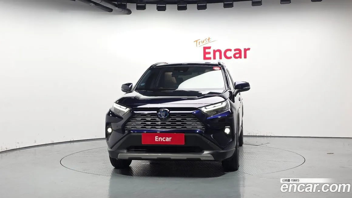 Toyota RAV4 2023 из KR, фото 3