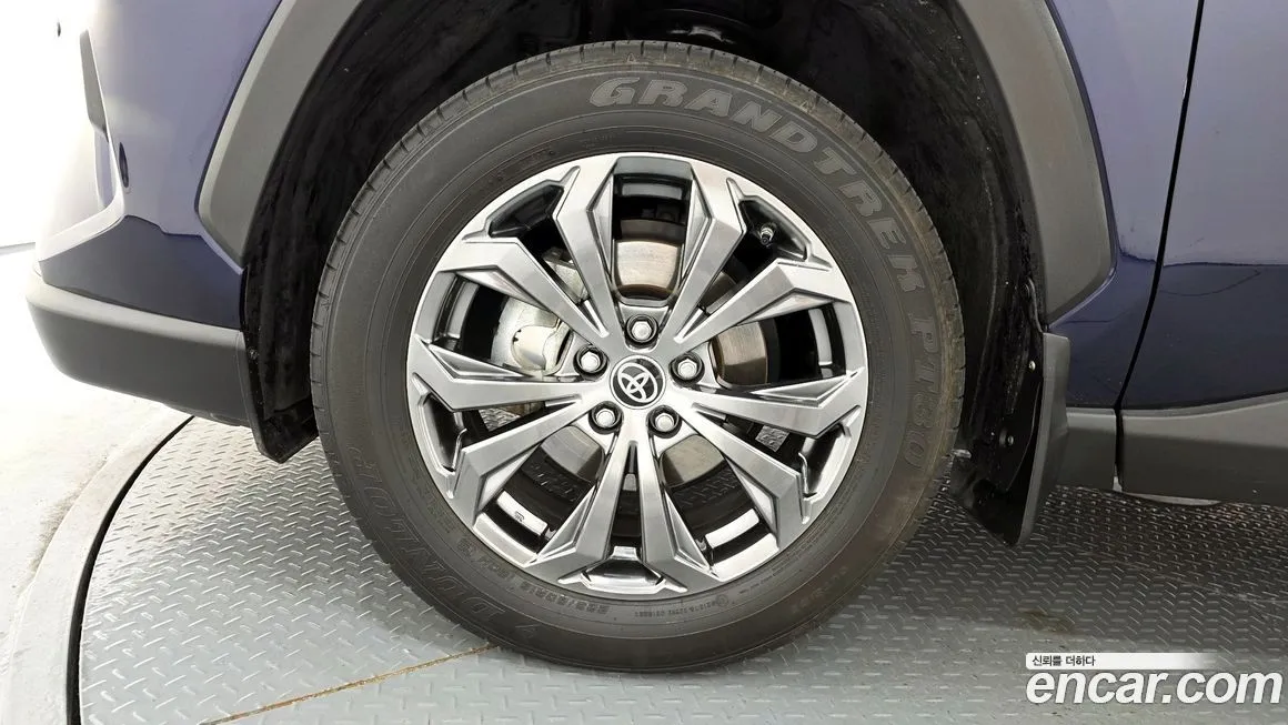 Toyota RAV4 2023 из KR, фото 5