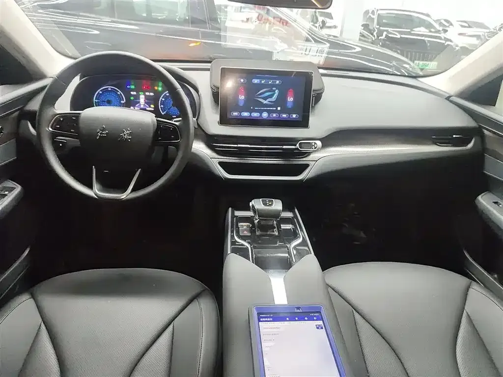 Hongqi E-QM5 2022 из CN, фото 10