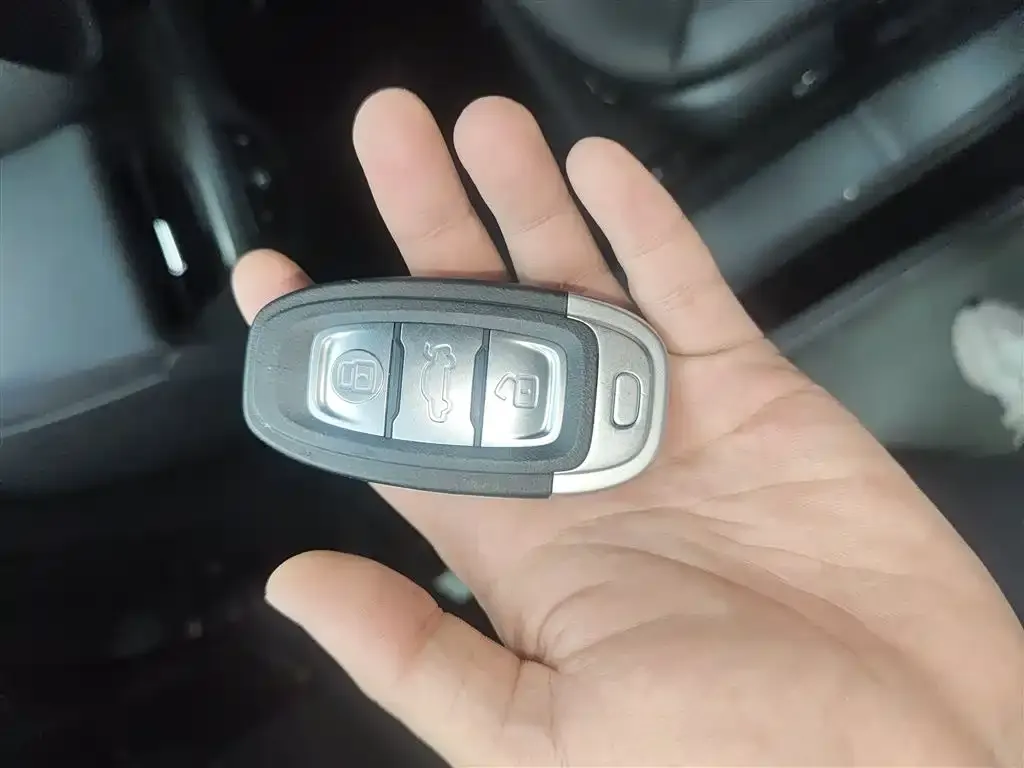 Hongqi E-QM5 2022 из CN, фото 9