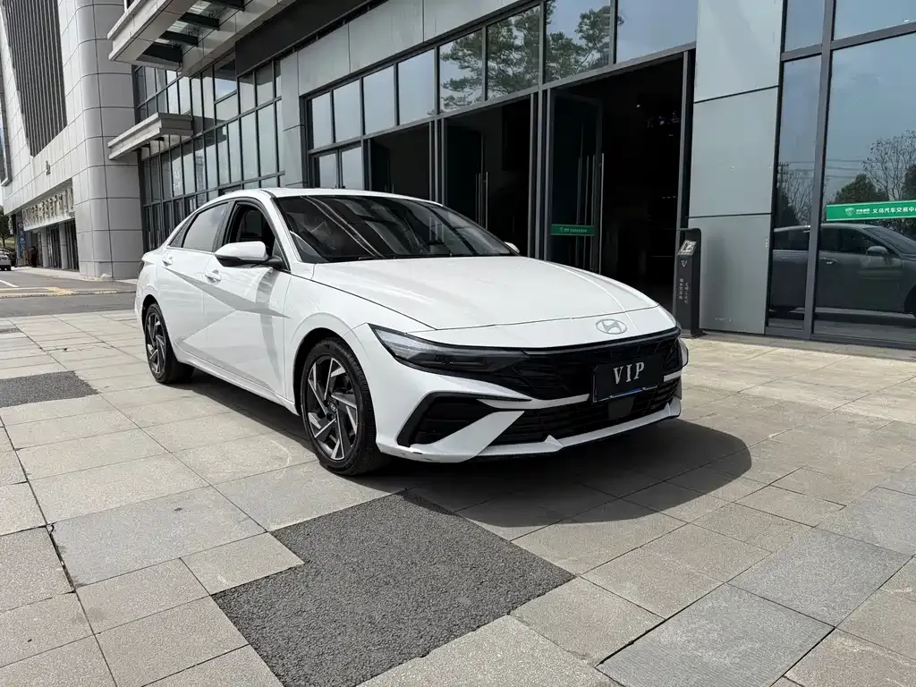 Hyundai Elantra 2023 из CN, фото 2