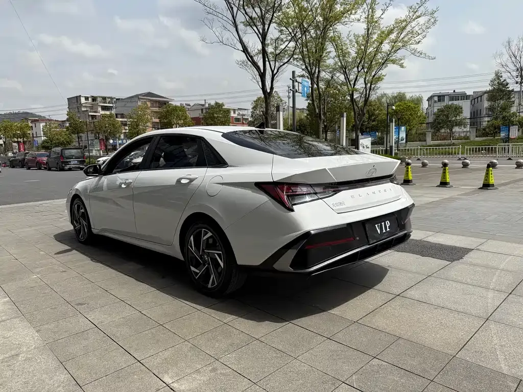Hyundai Elantra 2023 из CN, фото 9