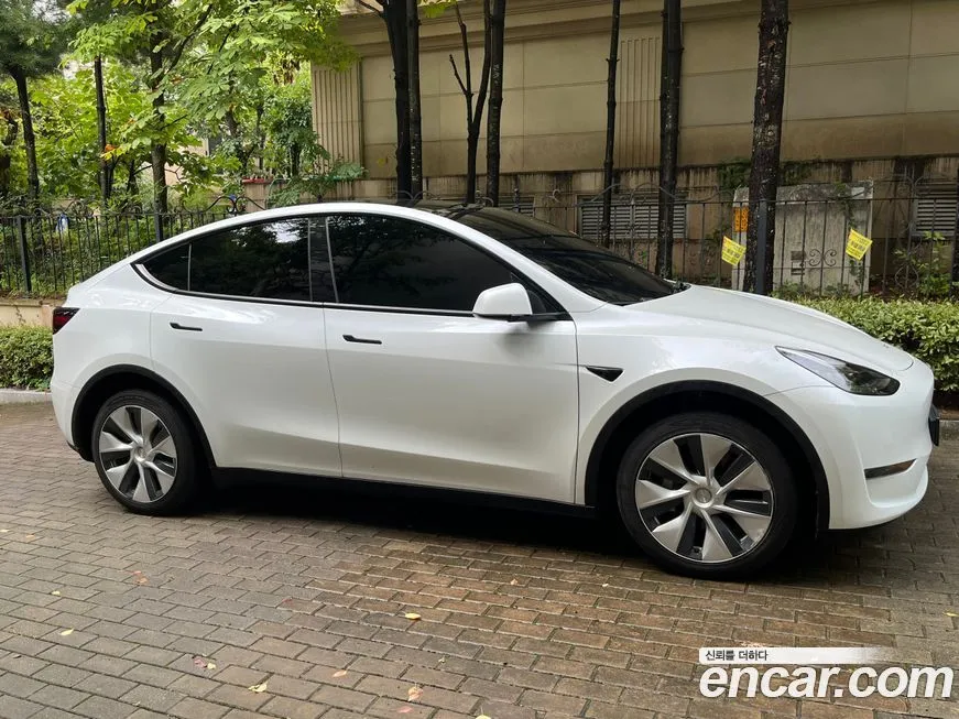 Tesla Model Y 2022 из KR, фото 2