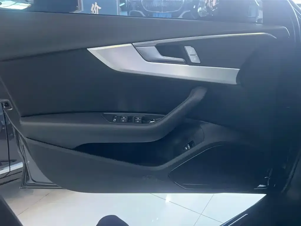 Audi A4L 2025 из CN, фото 3