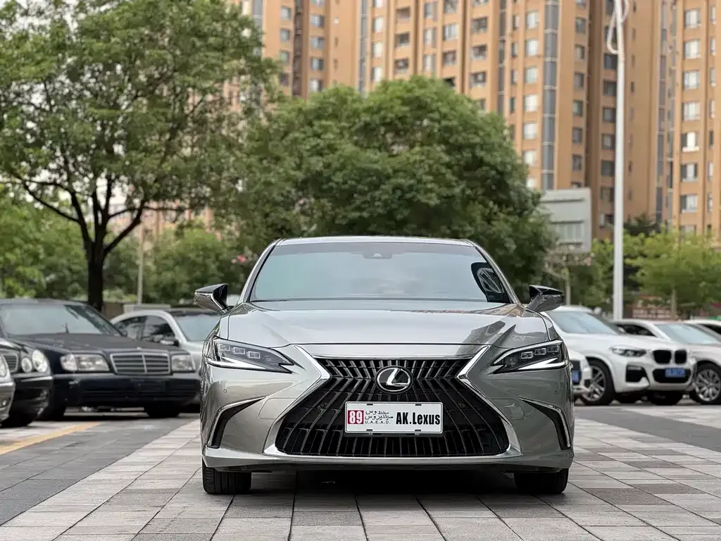 Lexus ES 2023 из CN, фото 2