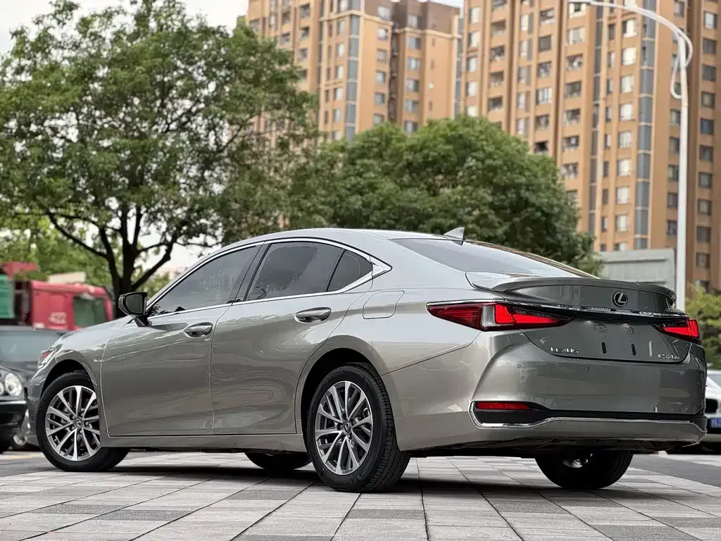 Lexus ES 2023 из CN, фото 4