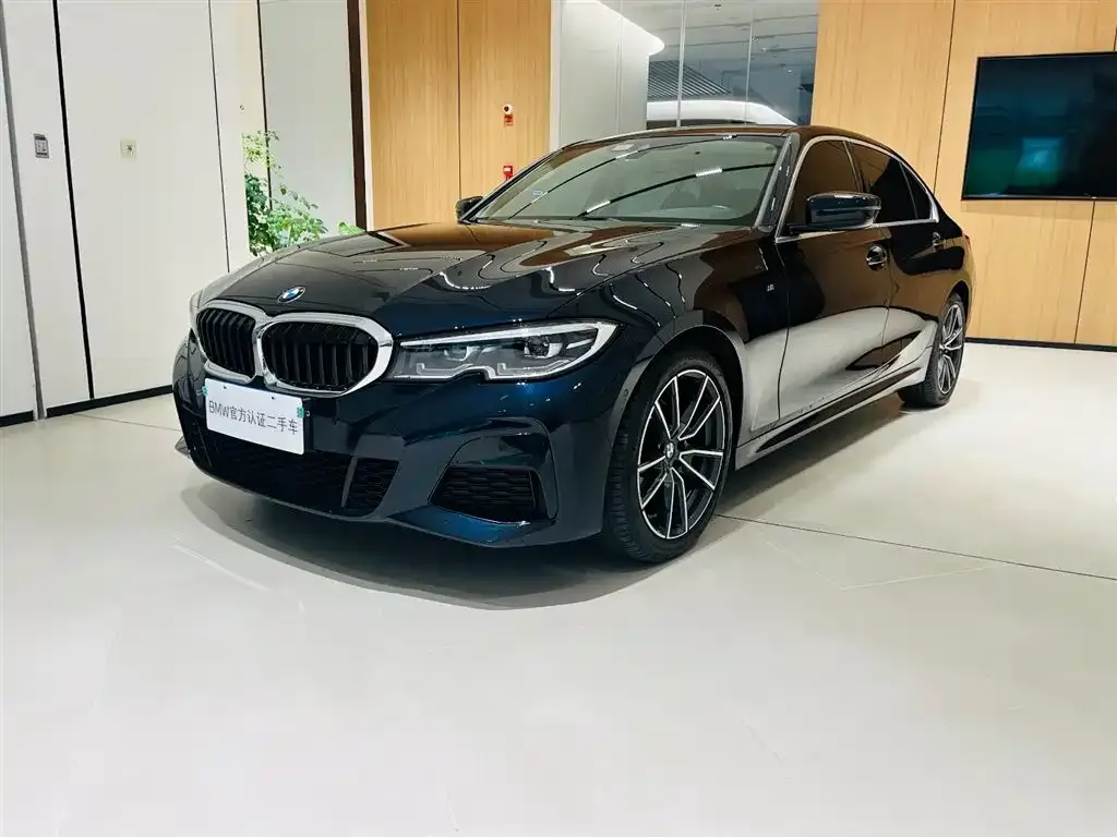 BMW 3 Series 2021 из CN, фото 1