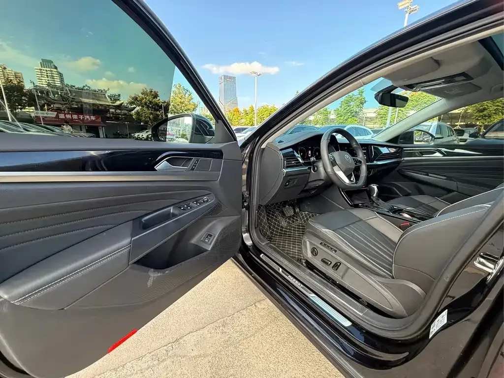 Volkswagen Passat 2024 из CN, фото 10