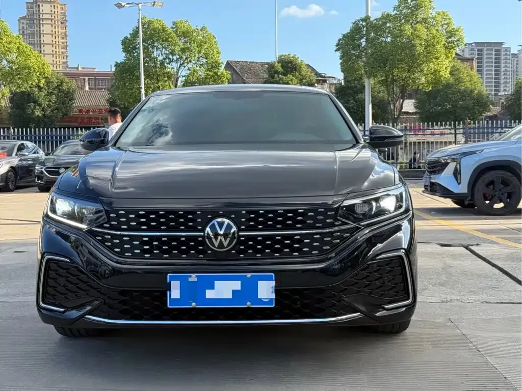 Volkswagen Passat 2024 из CN, фото 2