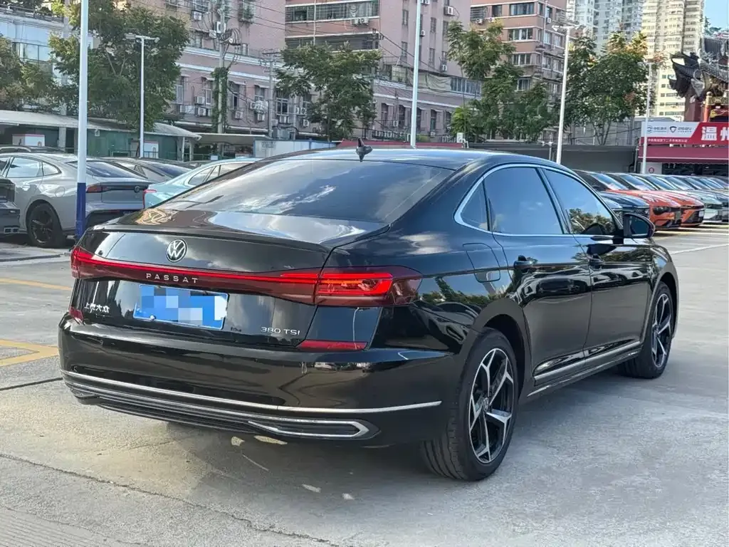 Volkswagen Passat 2024 из CN, фото 4