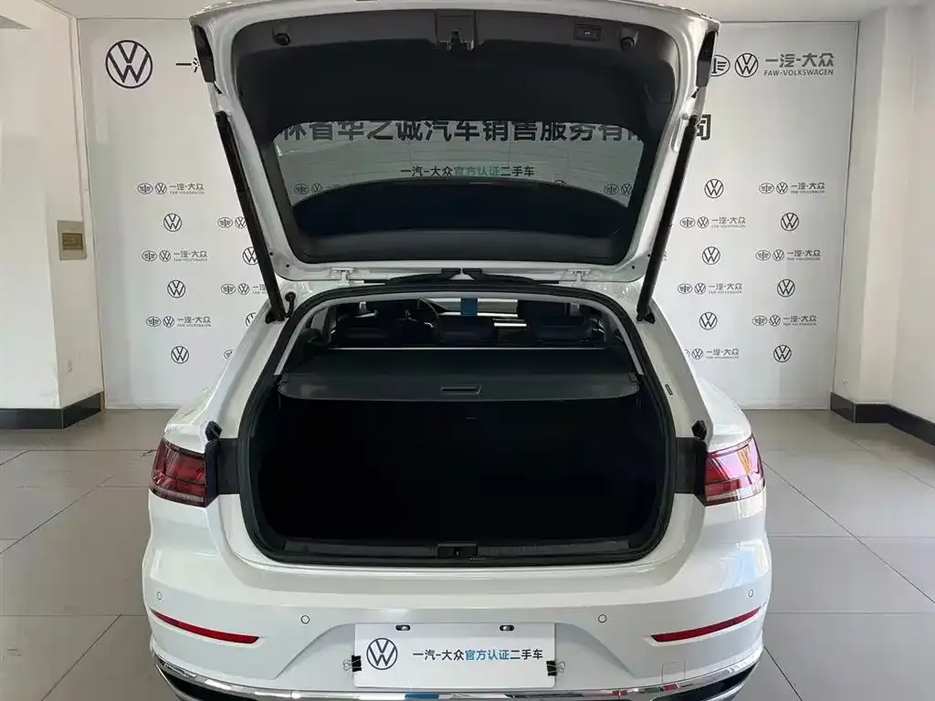 Volkswagen CC 2024 из CN, фото 10