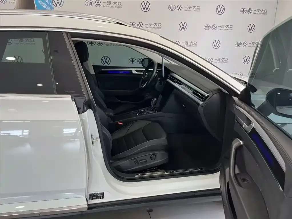 Volkswagen CC 2024 из CN, фото 8