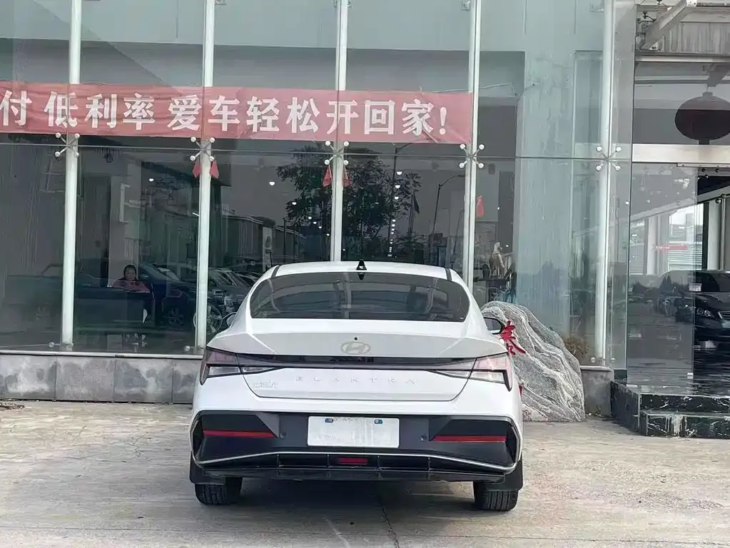 Hyundai Elantra 2024 из CN, фото 10