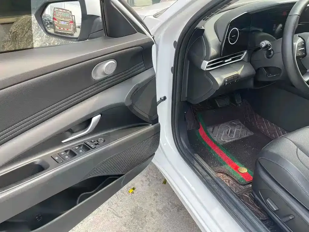 Hyundai Elantra 2024 из CN, фото 5