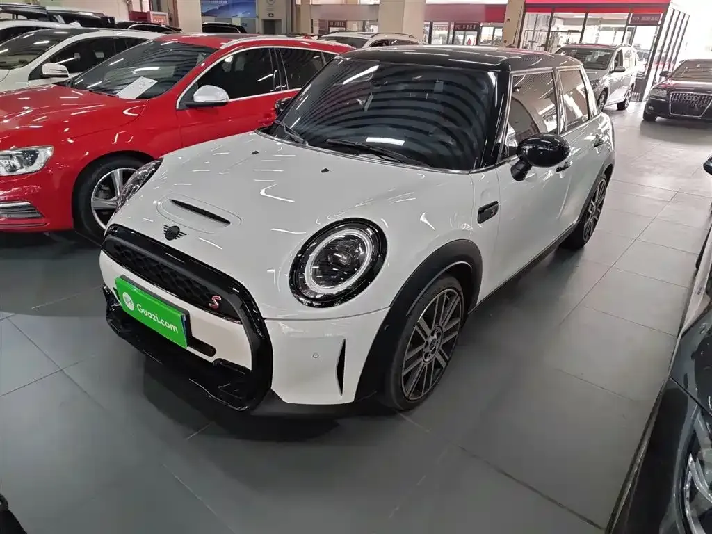 MINI Cooper (3-door) 2024 из CN, фото 1