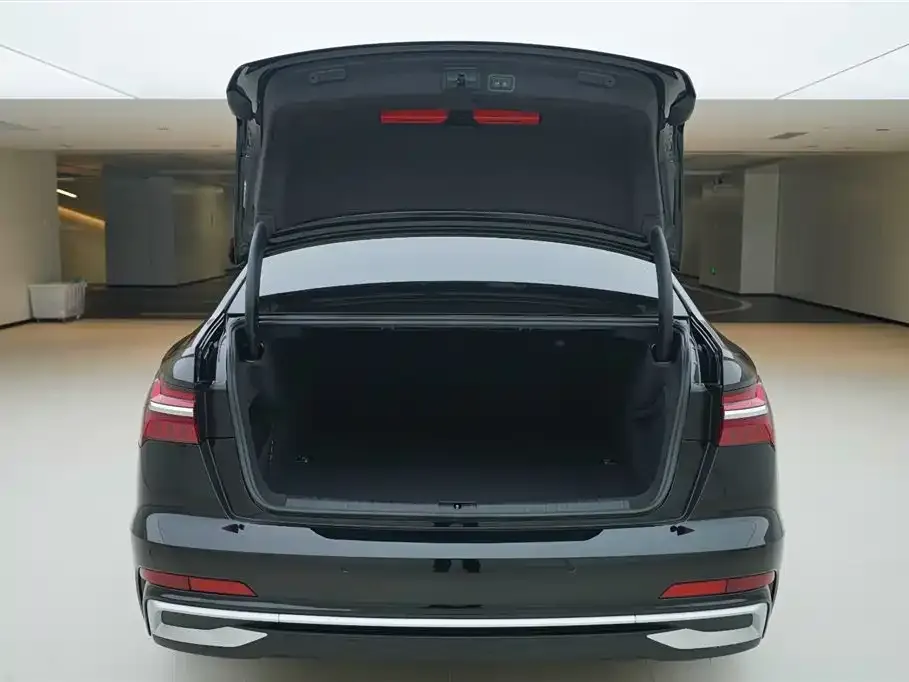 Audi A6L 2023 из CN, фото 6