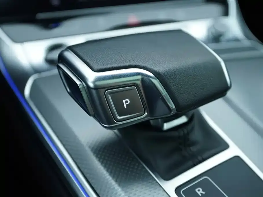 Audi A6L 2023 из CN, фото 8