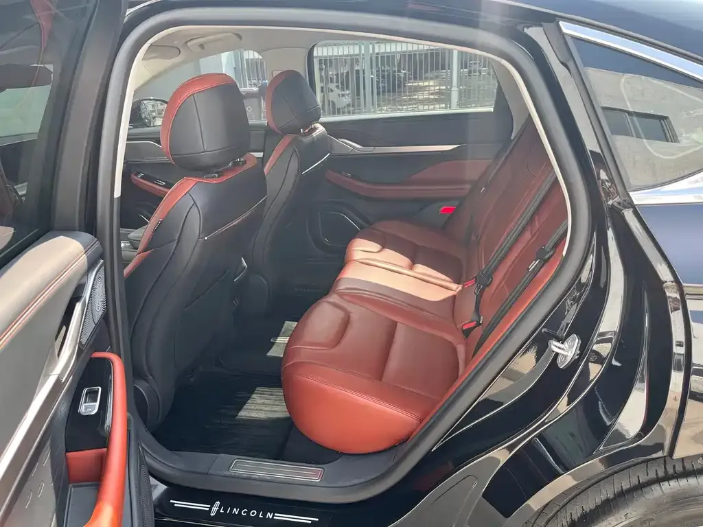 Lincoln Z 2023 из CN, фото 7