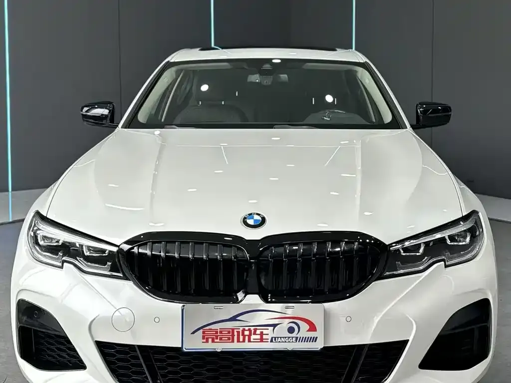 BMW 3 Series 2022 из CN, фото 2
