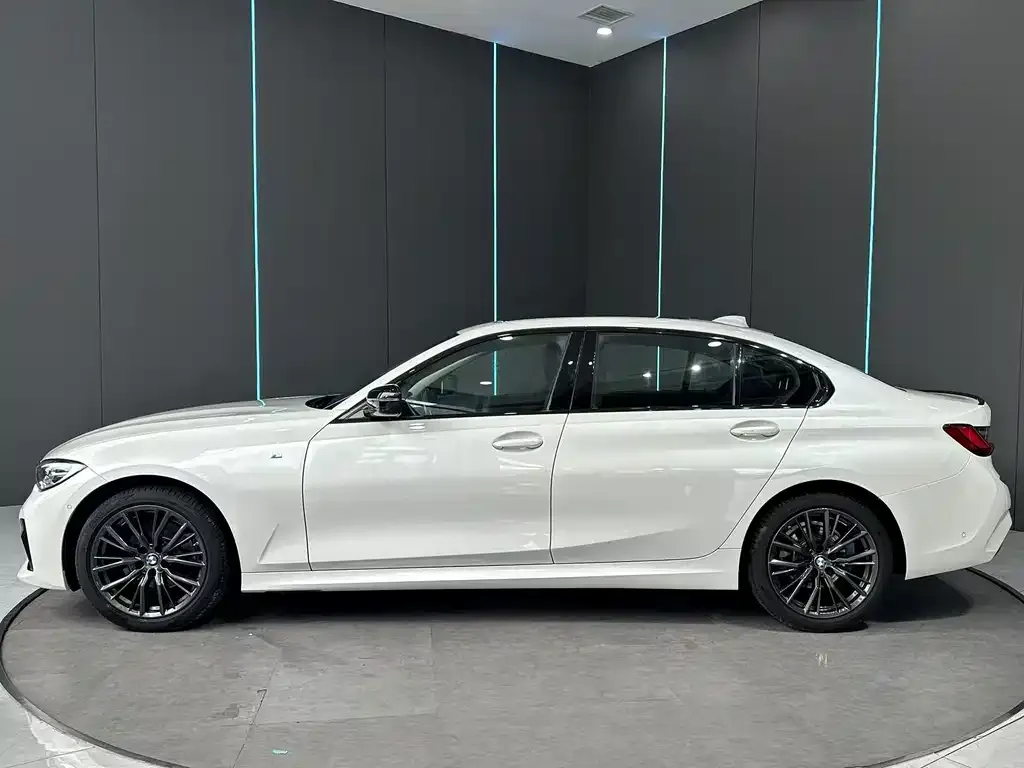 BMW 3 Series 2022 из CN, фото 4