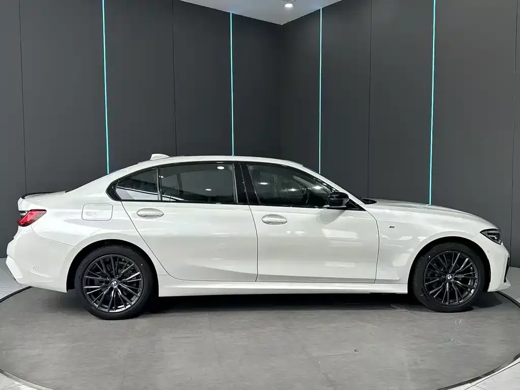 BMW 3 Series 2022 из CN, фото 5