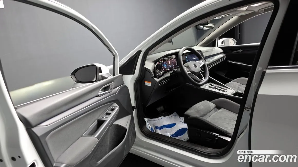 Volkswagen Golf 2022 из KR, фото 10