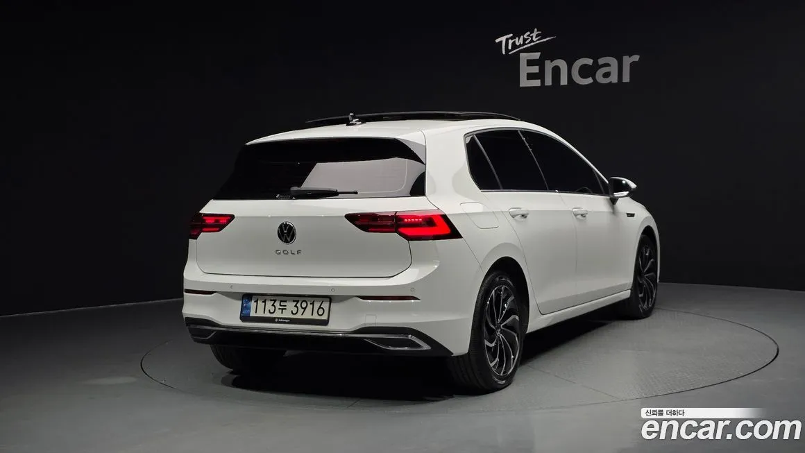 Volkswagen Golf 2022 из KR, фото 2