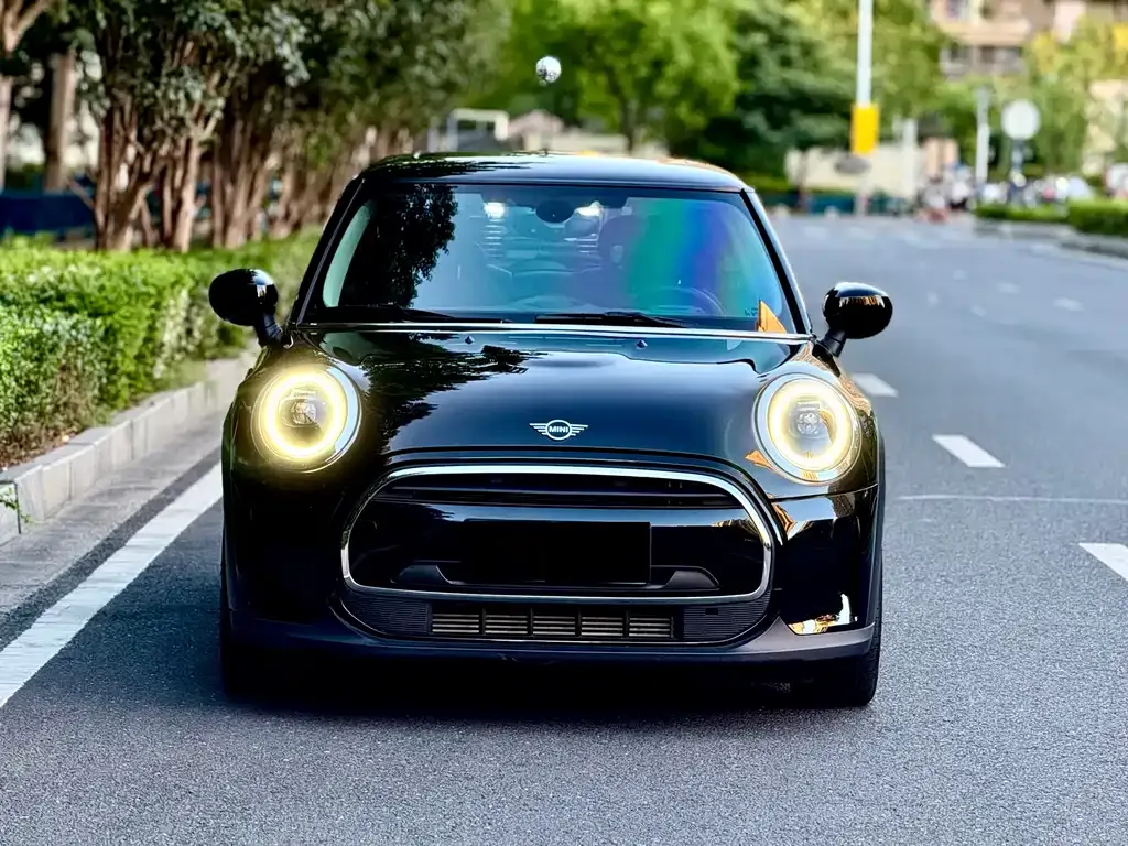 MINI Cooper (3-door) 2023 из CN, фото 2