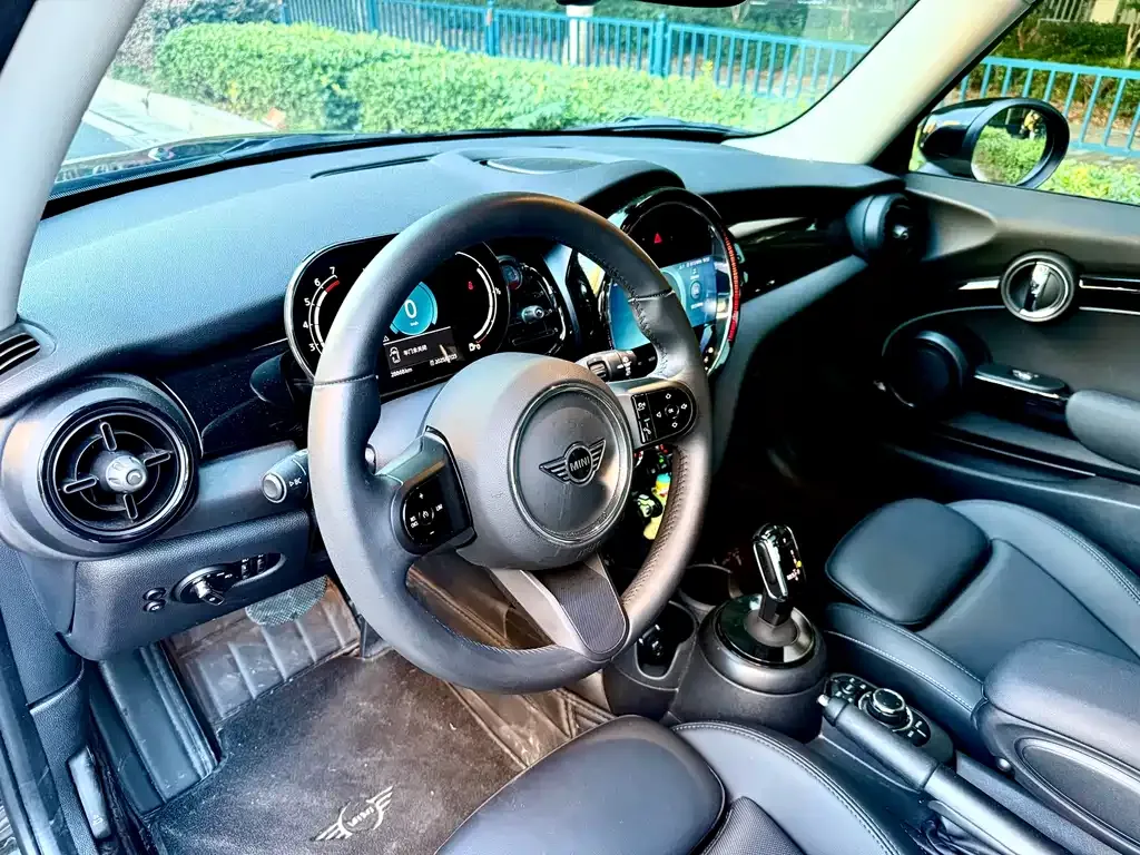 MINI Cooper (3-door) 2023 из CN, фото 4