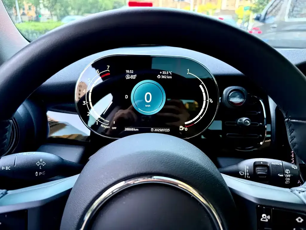 MINI Cooper (3-door) 2023 из CN, фото 6