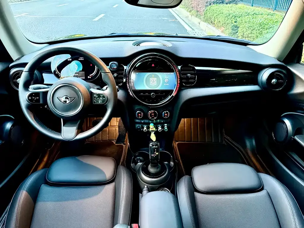 MINI Cooper (3-door) 2023 из CN, фото 8