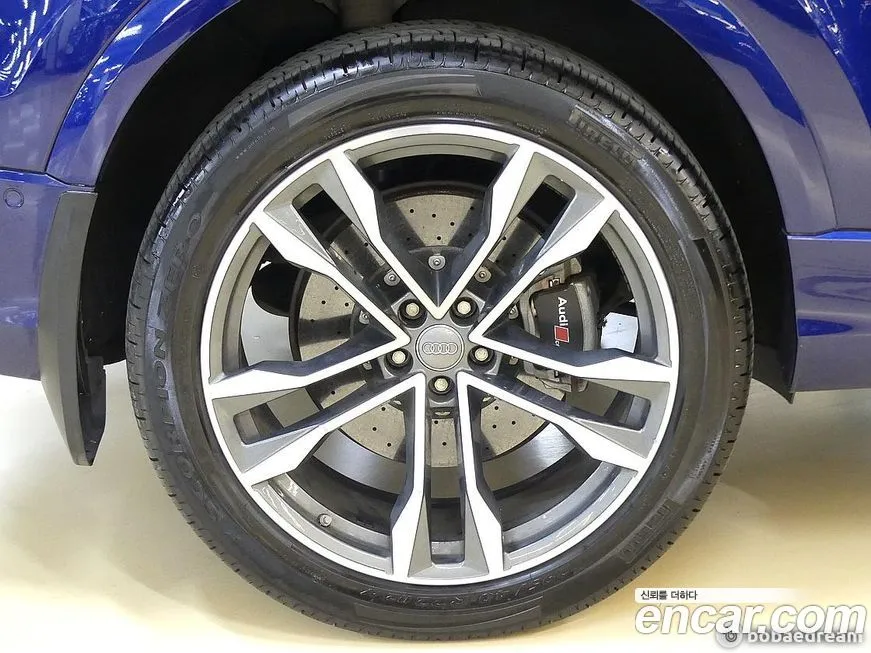 Audi SQ8 2021 из KR, фото 5