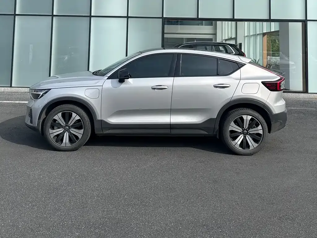 Volvo C40 2023 из CN, фото 3