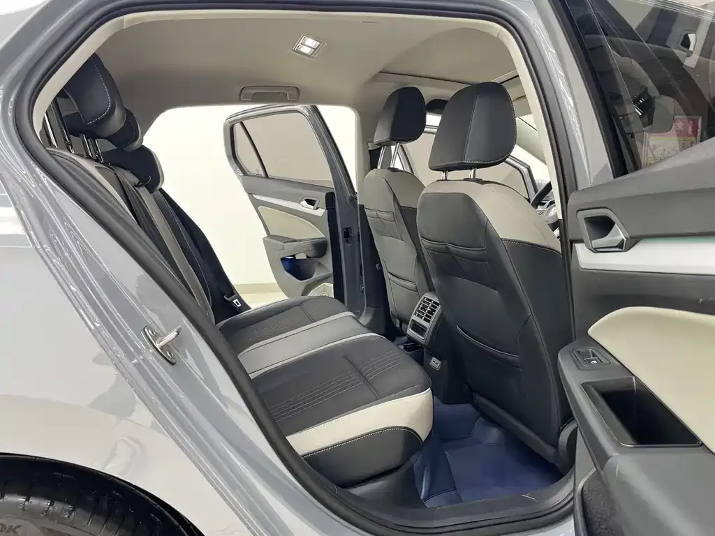 Volkswagen Golf 2022 из CN, фото 9