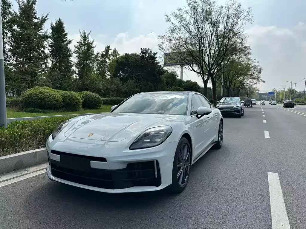 Porsche Panamera 2025 из CN, фото 1