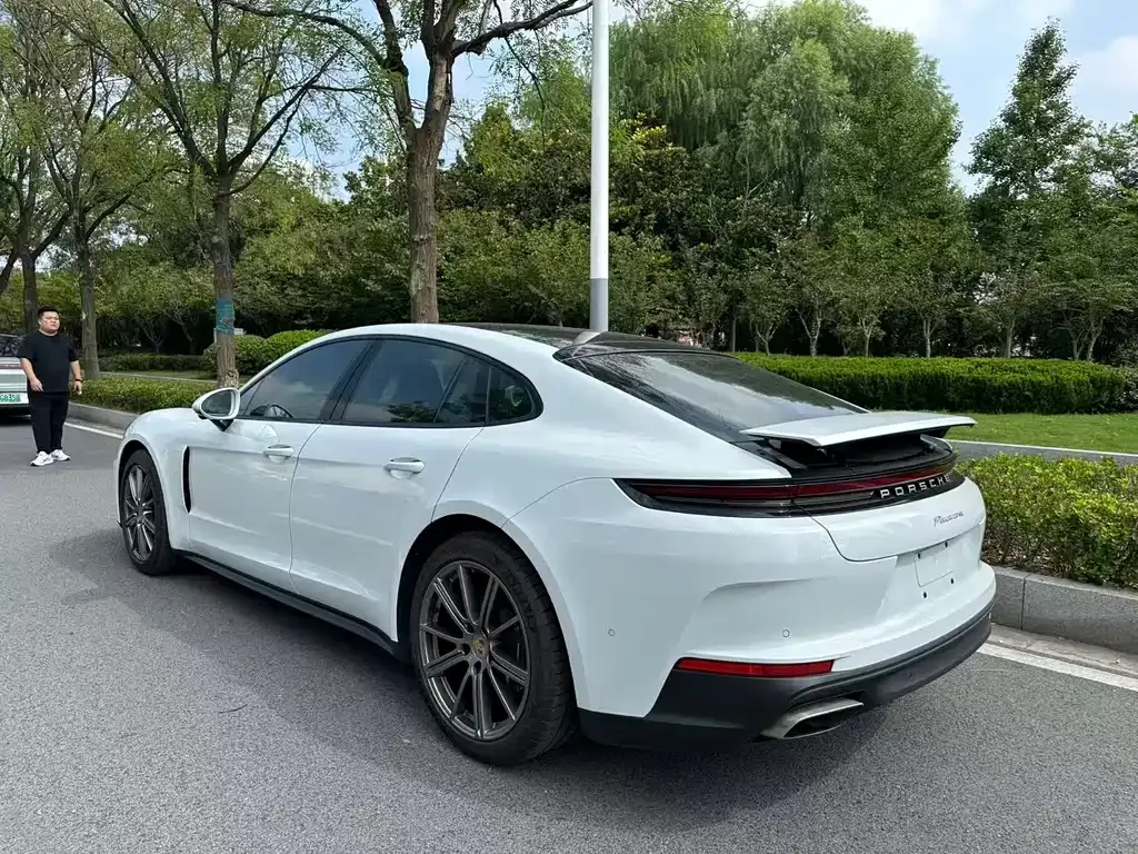 Porsche Panamera 2025 из CN, фото 5