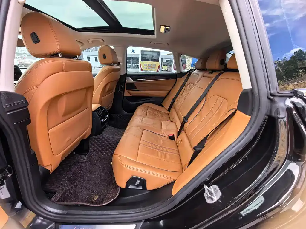 BMW 6 Series GT 2022 из CN, фото 9