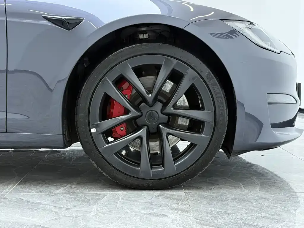 Tesla Model S — фото 10