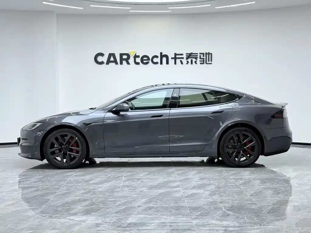 Tesla Model S — фото 2