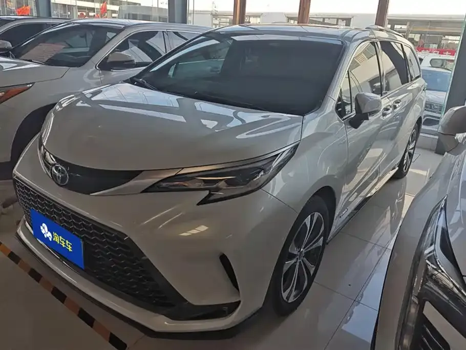 Toyota Granvia 2023 из CN, фото 1