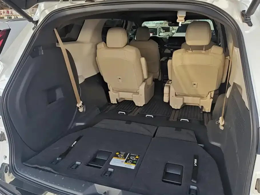 Toyota Granvia 2023 из CN, фото 4
