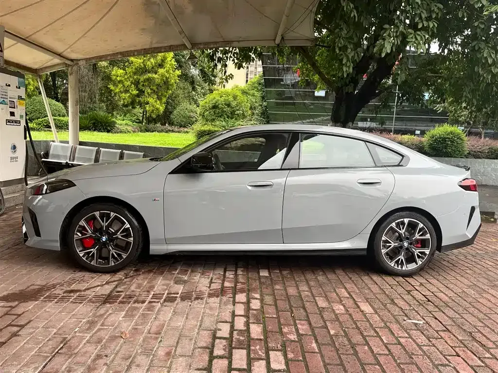 BMW M235L 2025 из CN, фото 4