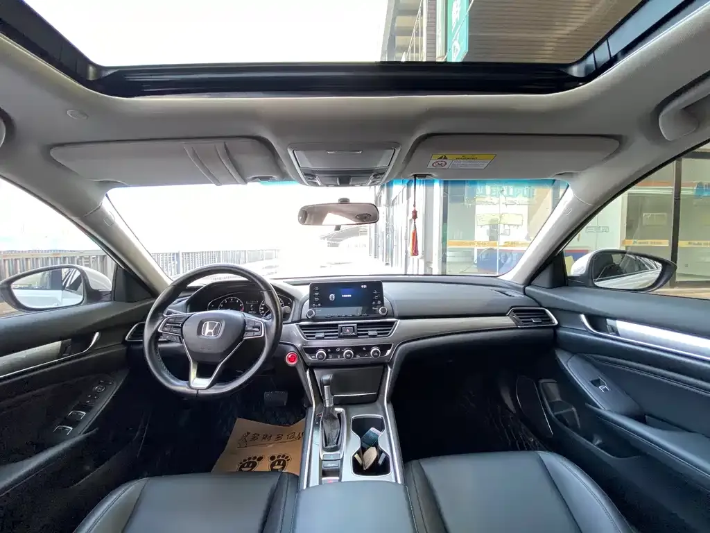 Honda Accord — фото 10