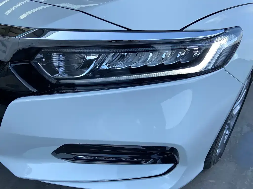 Honda Accord — фото 4