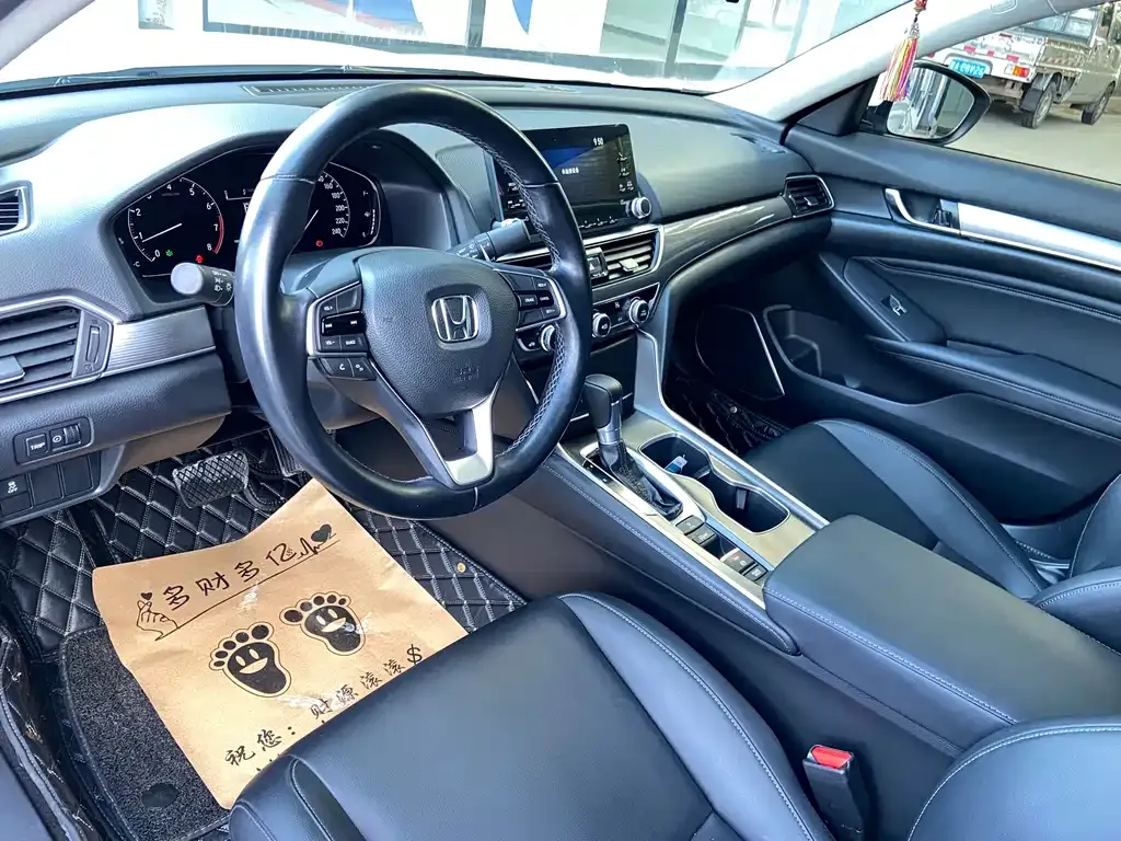 Honda Accord — фото 7